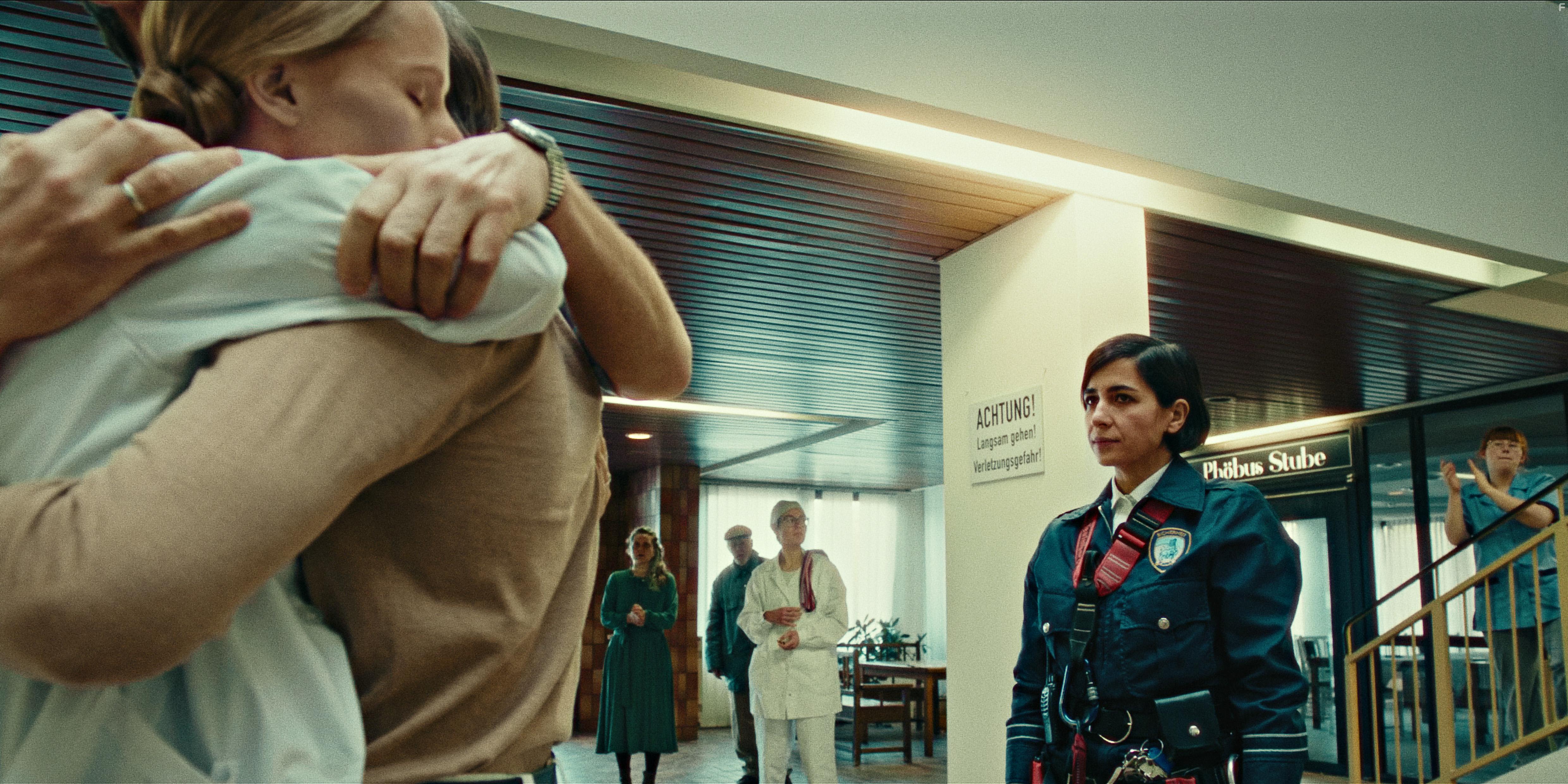 Knut Berger, Susanne Wuest, Ioana Iacob, and Felix Jordan in Wir knnten genauso gut tot sein (2022)