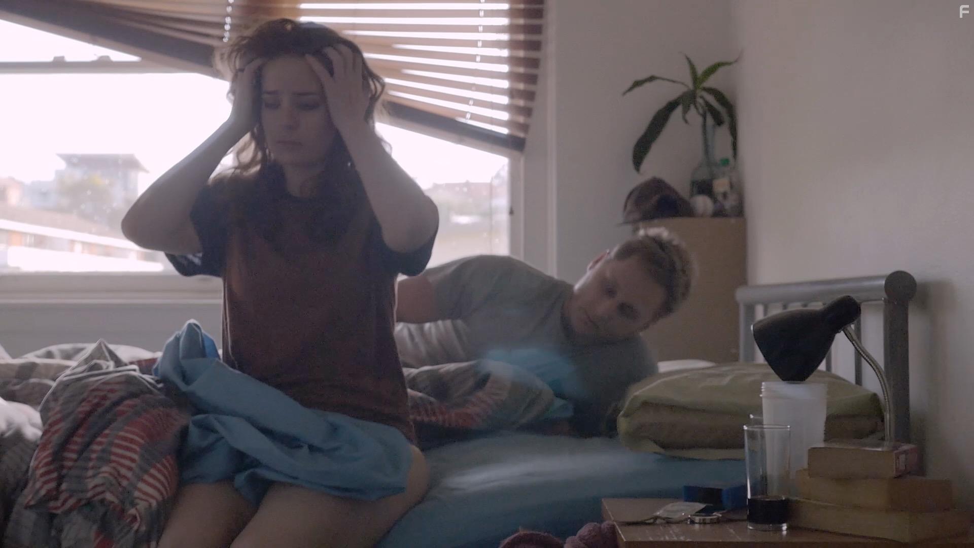 Adam Franklin and Grace Rouvray in 600 Bottles of Wine (2017)