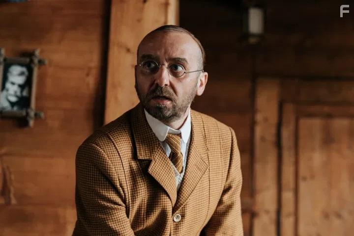 Wojciech Mecwaldowski in Niebezpieczni dzentelmeni (2022)