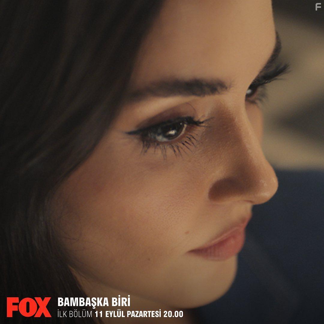 Hande Erel in Bambaska Biri (2023)