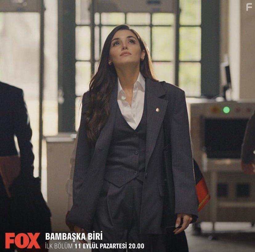 Hande Erel in Bambaska Biri (2023)