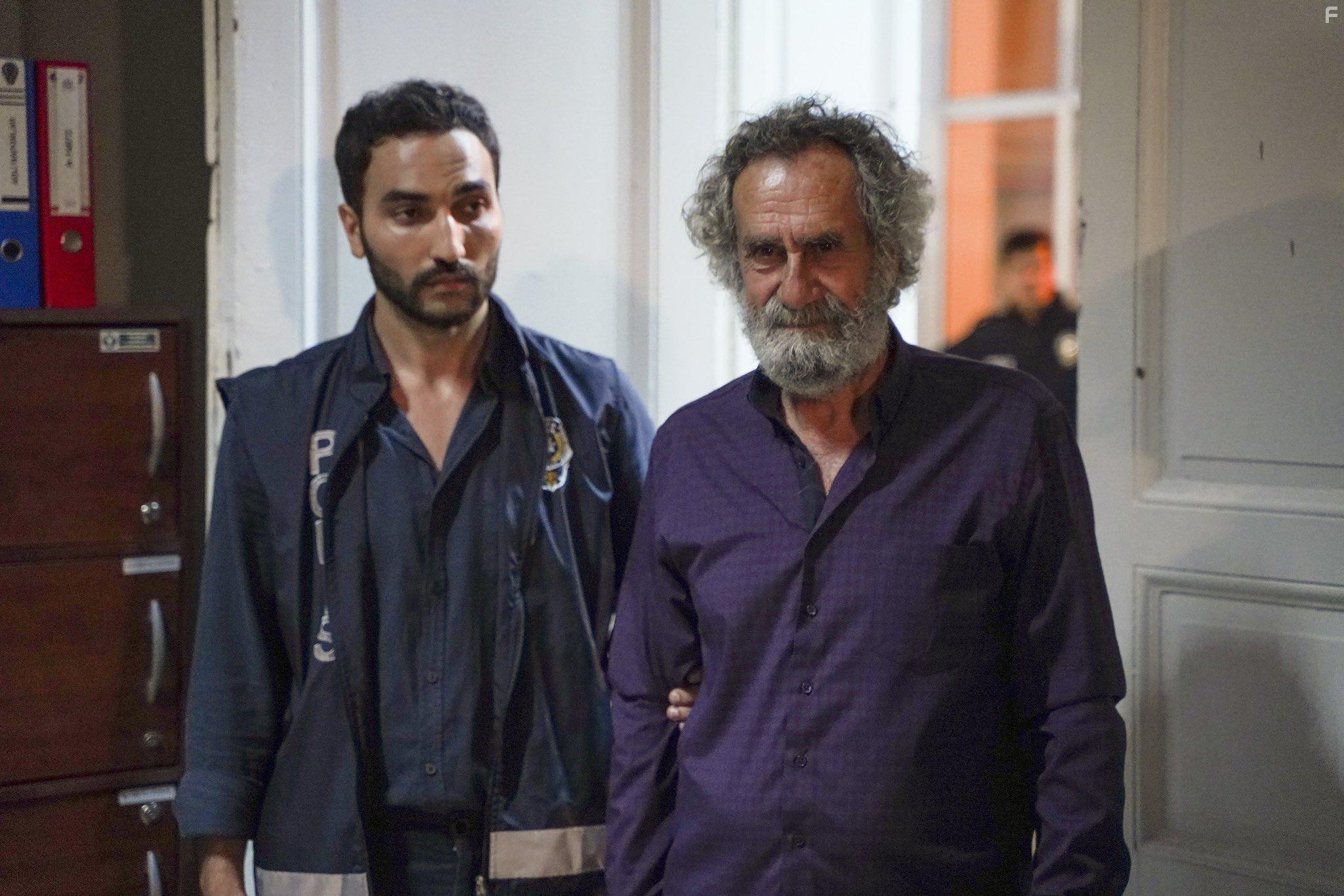 Menderes Samancilar in Bambaska Biri (2023)