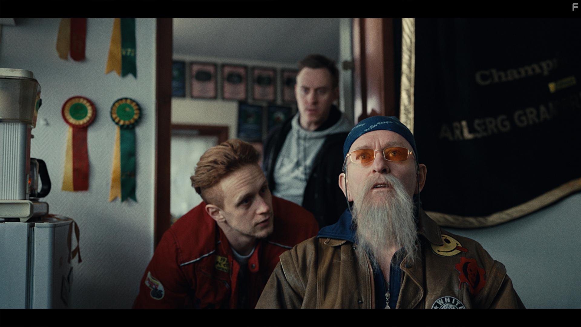 Henrik Mestad, Johannes Roaldsen Frst, and Mikkel Bratt Silset in Knekt (2023)