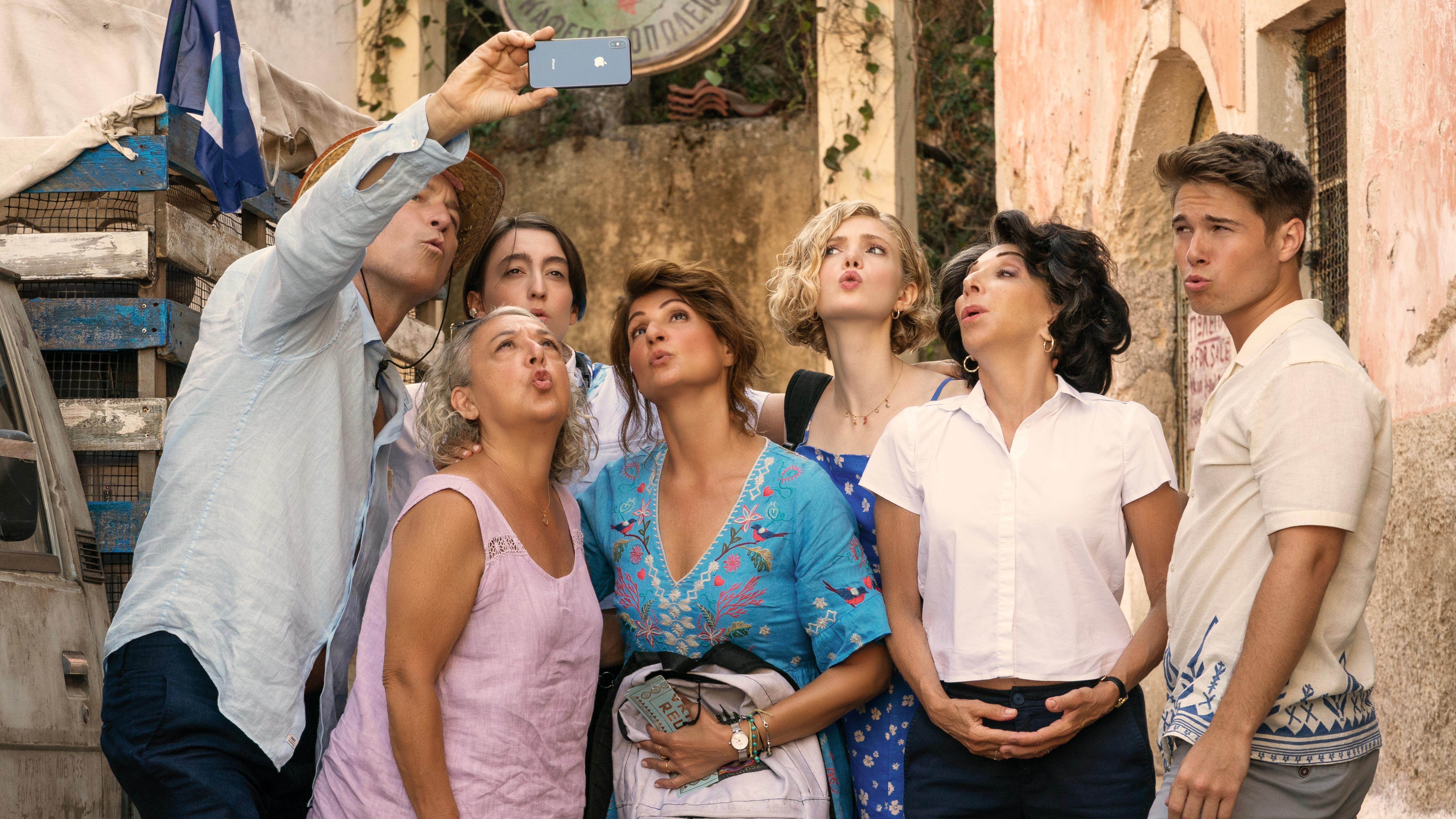 John Corbett, Andrea Martin, Maria Vacratsis, Nia Vardalos, Elias Kacavas, Melina Kotselou, and Elena Kampouris in My Big Fat Greek Wedding 3 (2023)