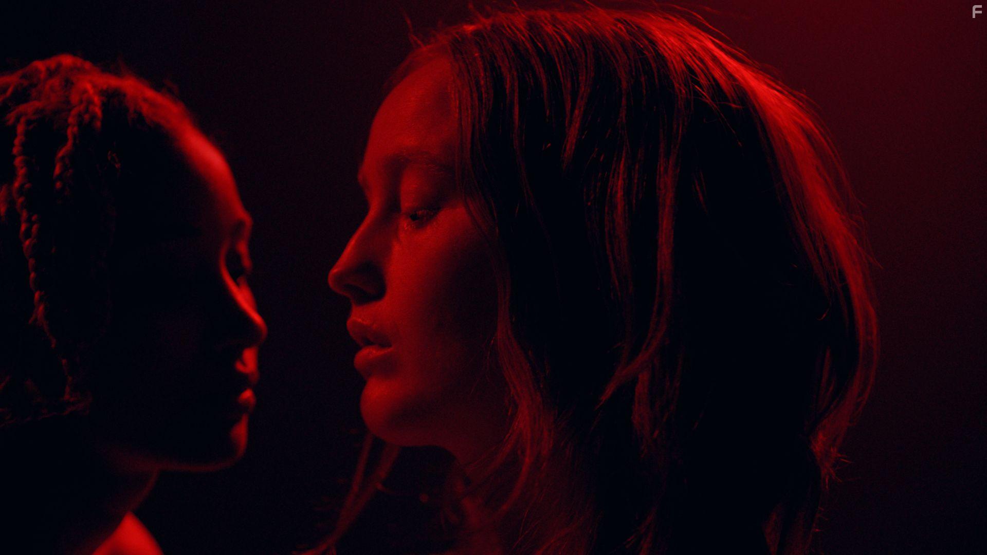 Amandla Stenberg and Bobbi Salvr Menuez in My Animal (2023)