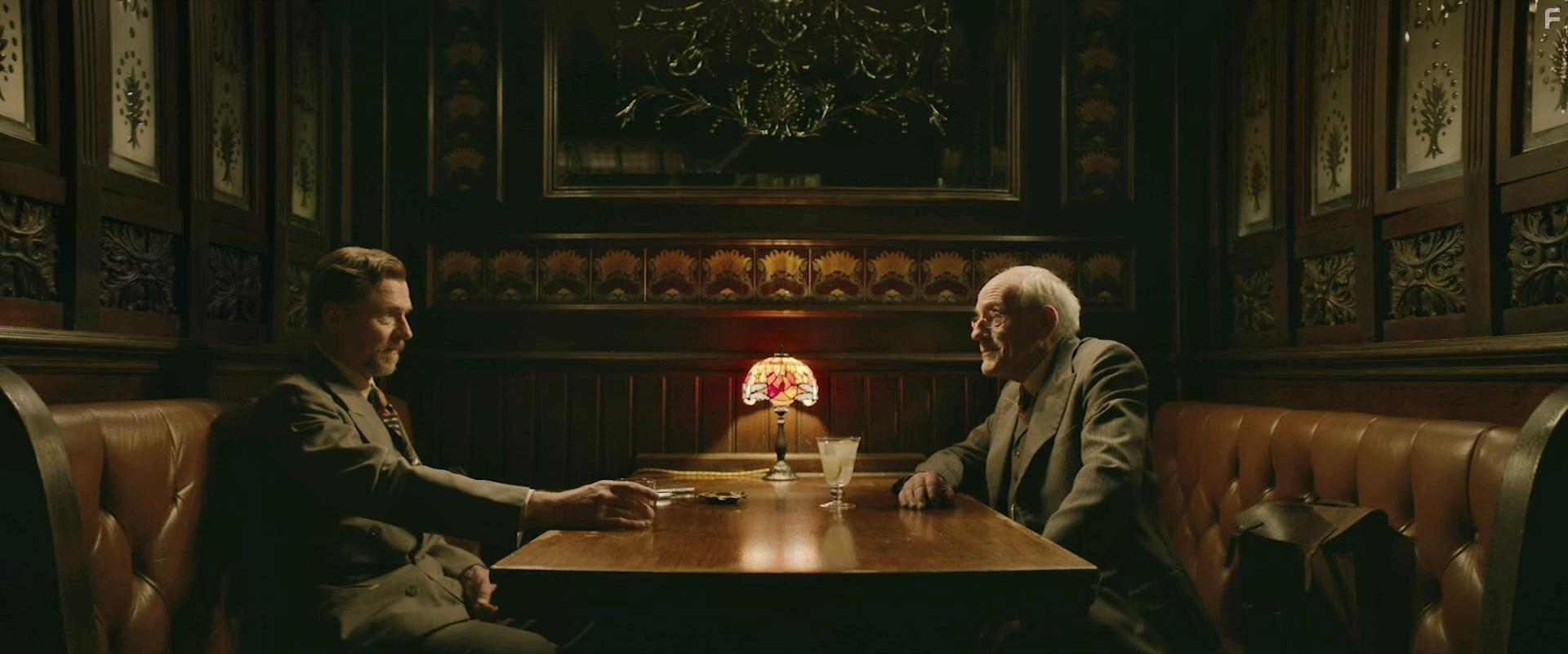 Christopher Lloyd and Simon Pegg in Nandor Fodor and the Talking Mongoose (2023)