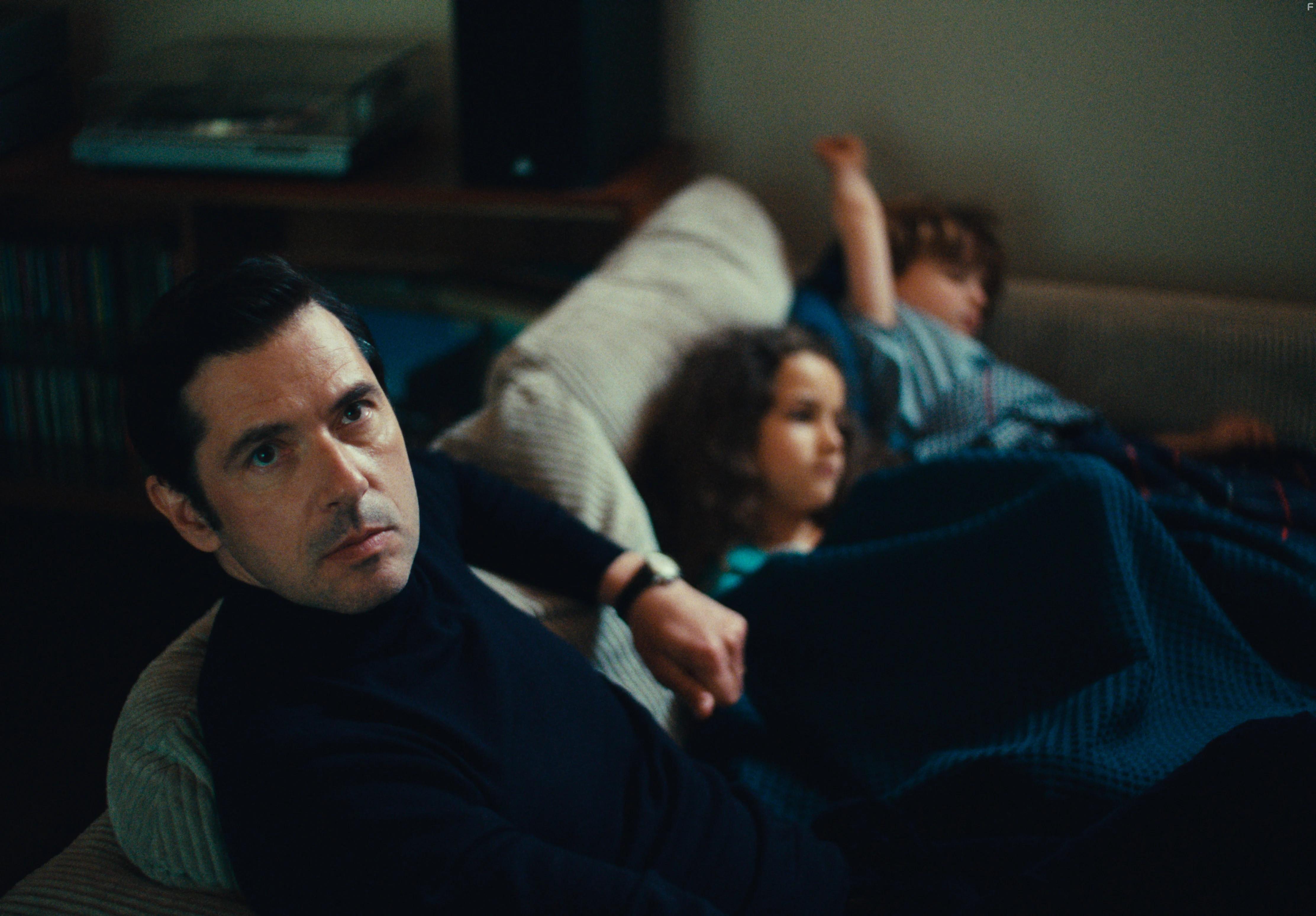 Melvil Poupaud in L'amour et les forts (2023)