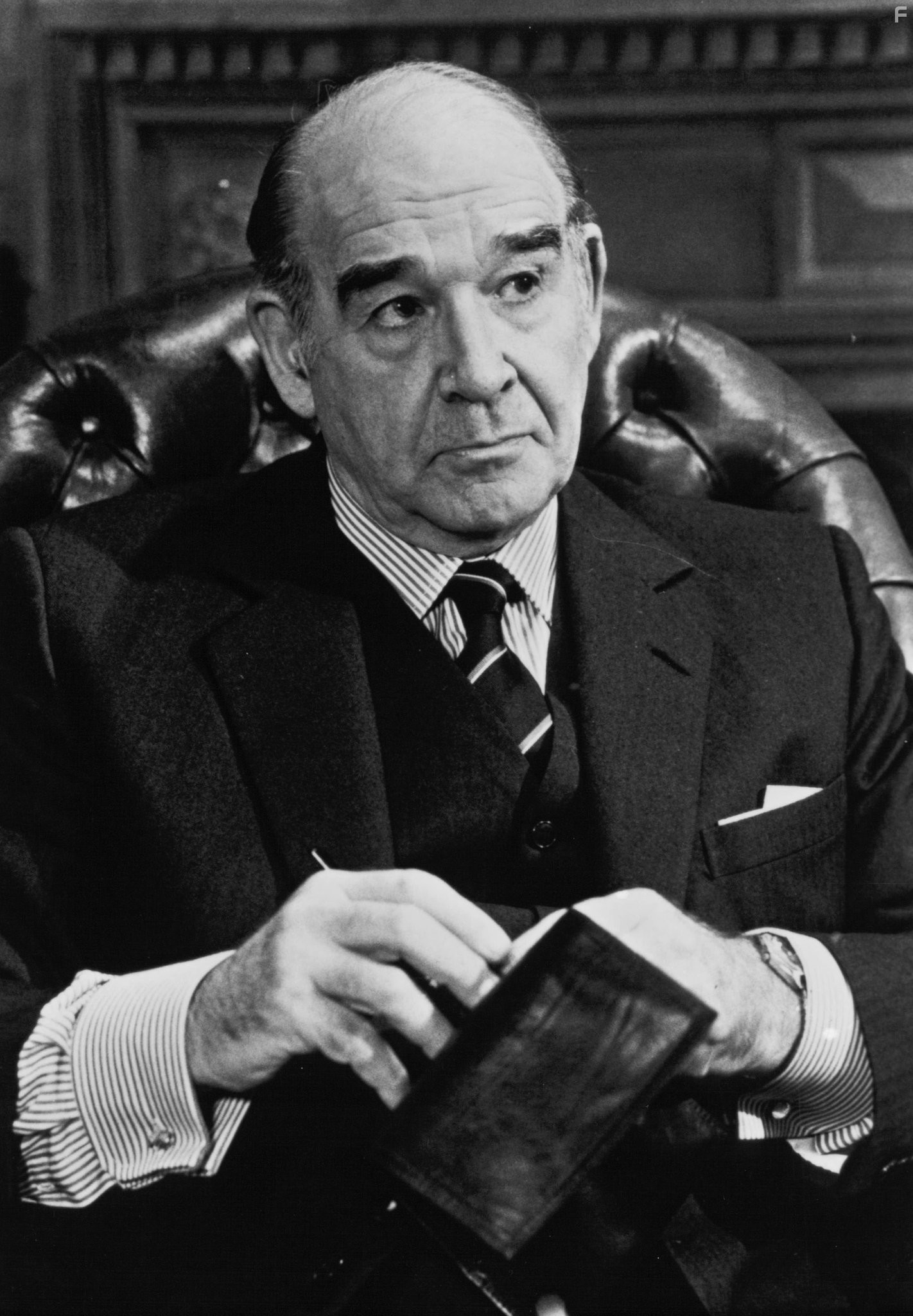 Robert Brown in Искры из глаз (1987)