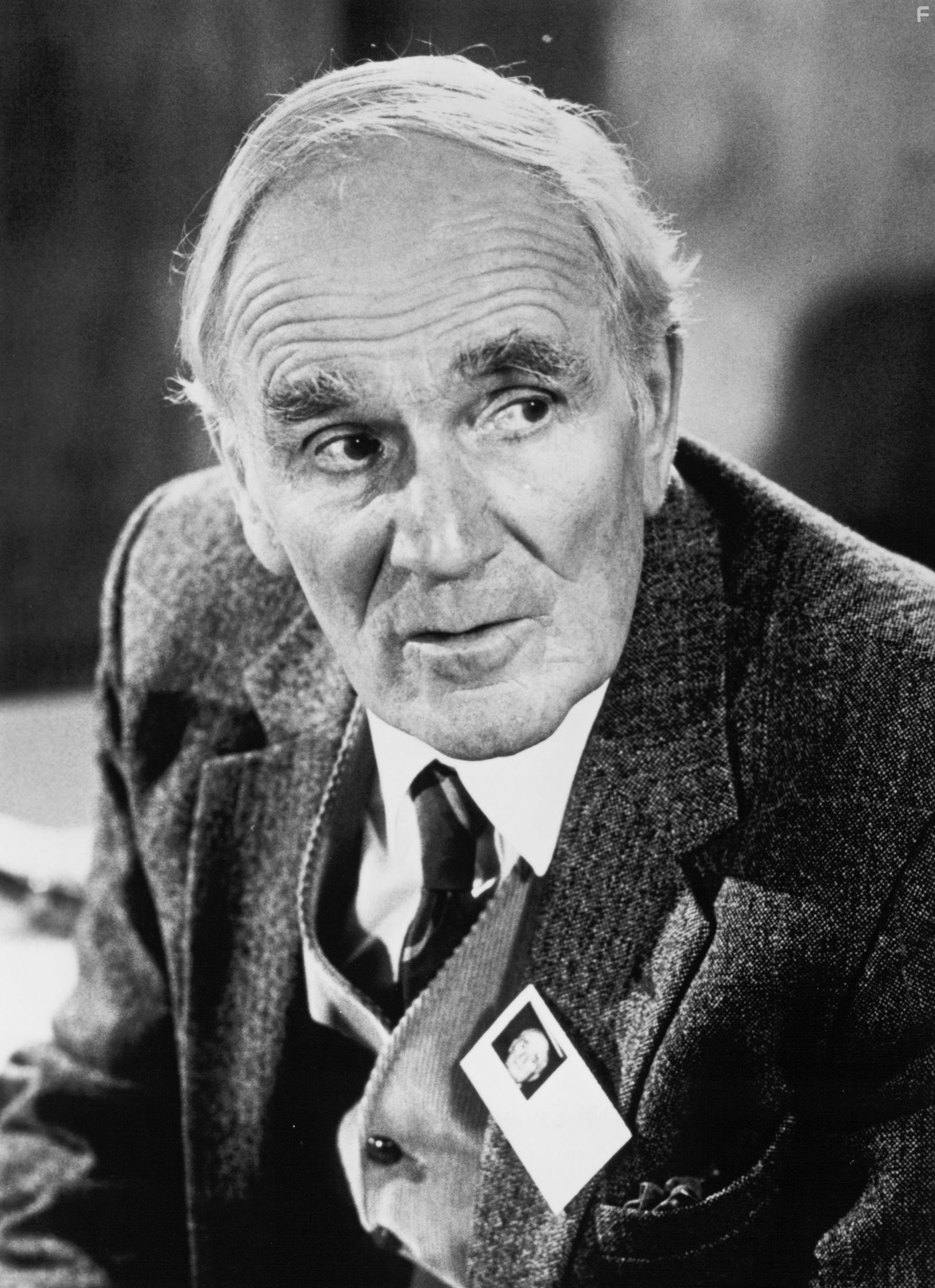 Desmond Llewelyn in Искры из глаз (1987)