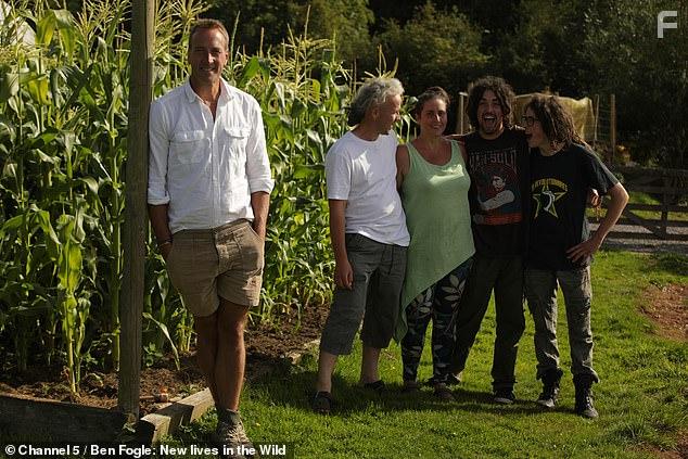 Ben Fogle: New Lives in the Wild: Devon (2021)