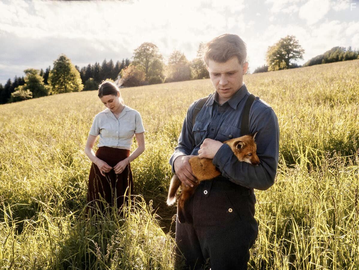 Simon Morz and Adriane Gradziel in Der Fuchs (2022)