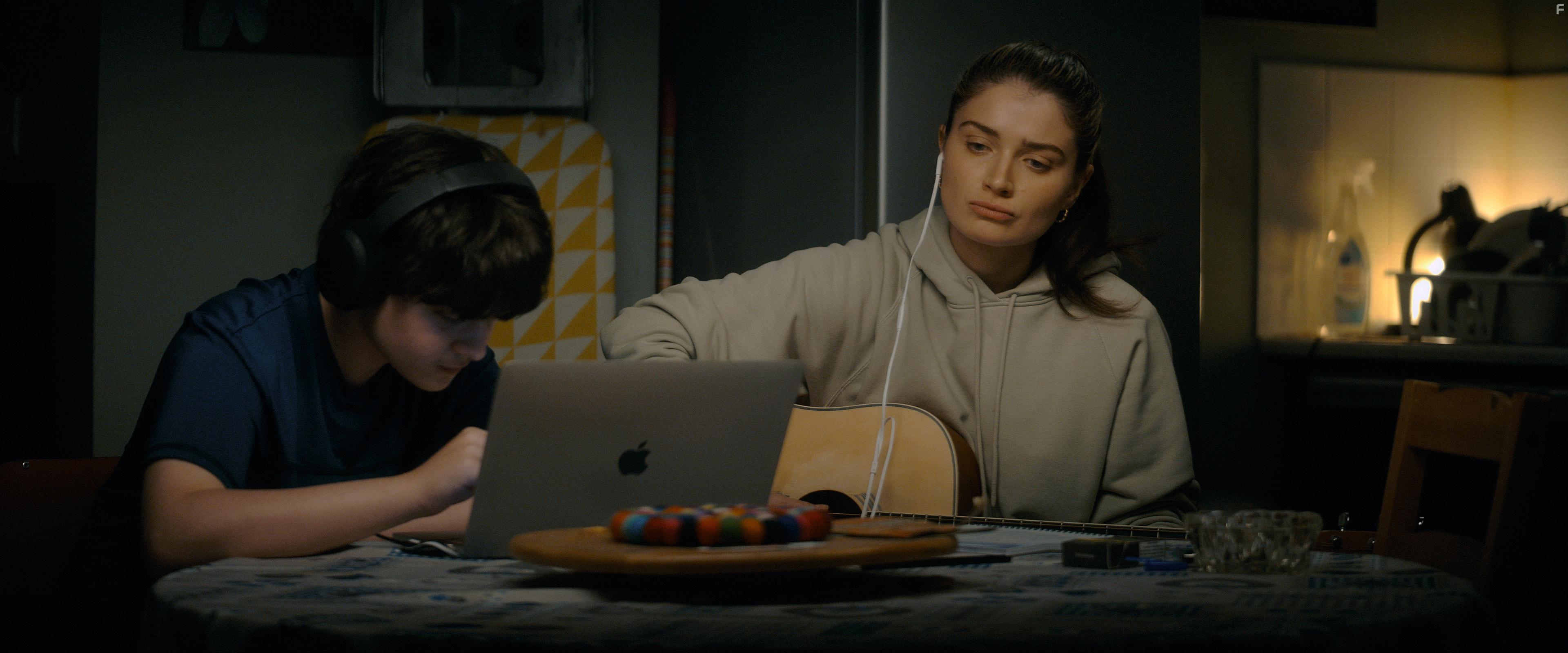 Orn Kinlan and Eve Hewson in Flora and Son (2023)