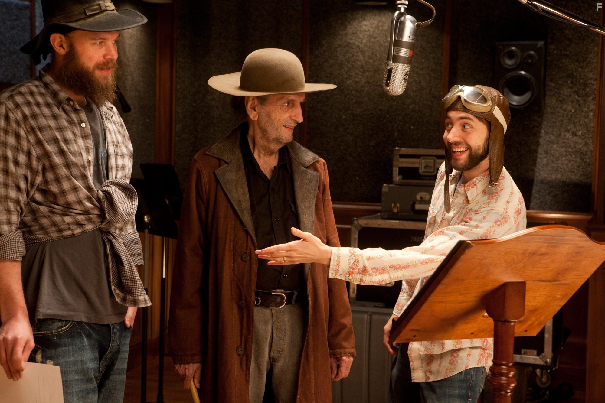 Harry Dean Stanton, James Ward Byrkit, and Timothy Olyphant in Ранго (2011)