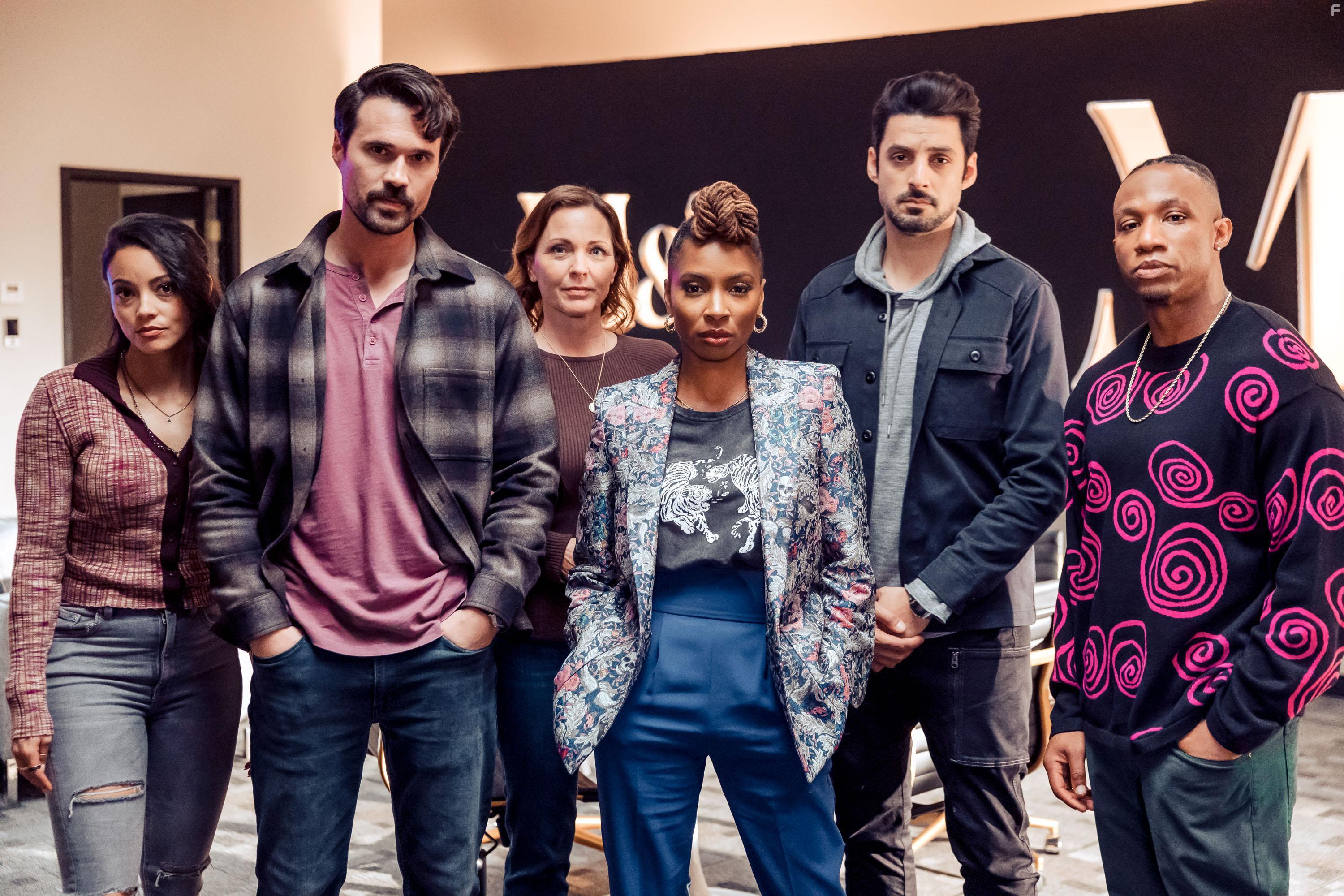 Kelli Williams, Arlen Escarpeta, Shanola Hampton, Karan Oberoi, Brett Dalton, and Gabrielle Walsh in Found (2023)