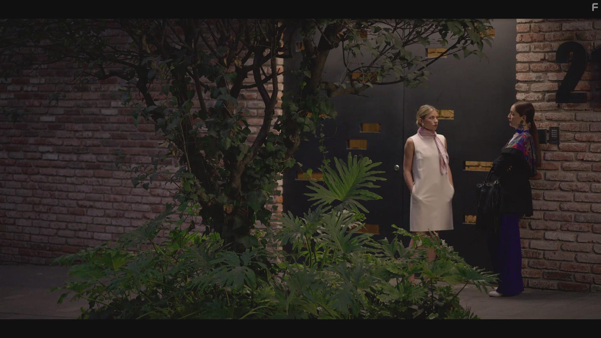 Yuriria del Valle and Ludwika Paleta in Quieres ser mi... hijo? (2023)