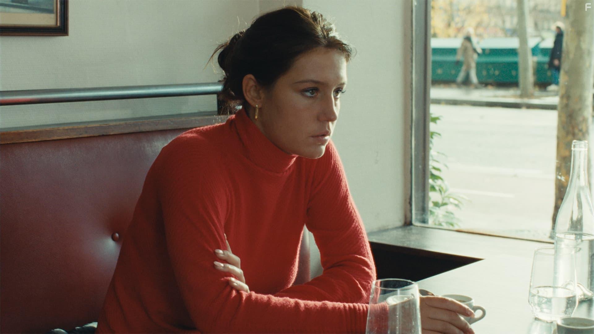 Adle Exarchopoulos in Passages (2023)