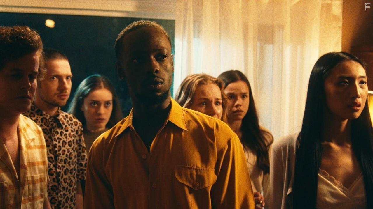 Rene Lai, Kelly Bastard, Abu Dukuly, Brittany Pilgrim, Sophie Thom, Jason Haney, and Michael Mitton in Don't Look Away (2023)