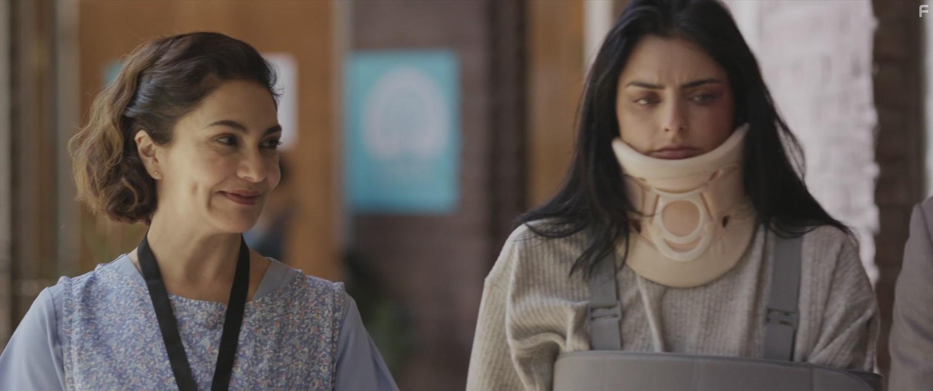 Tamara Acosta and Aislinn Derbez in Me vuelves loca (2023)