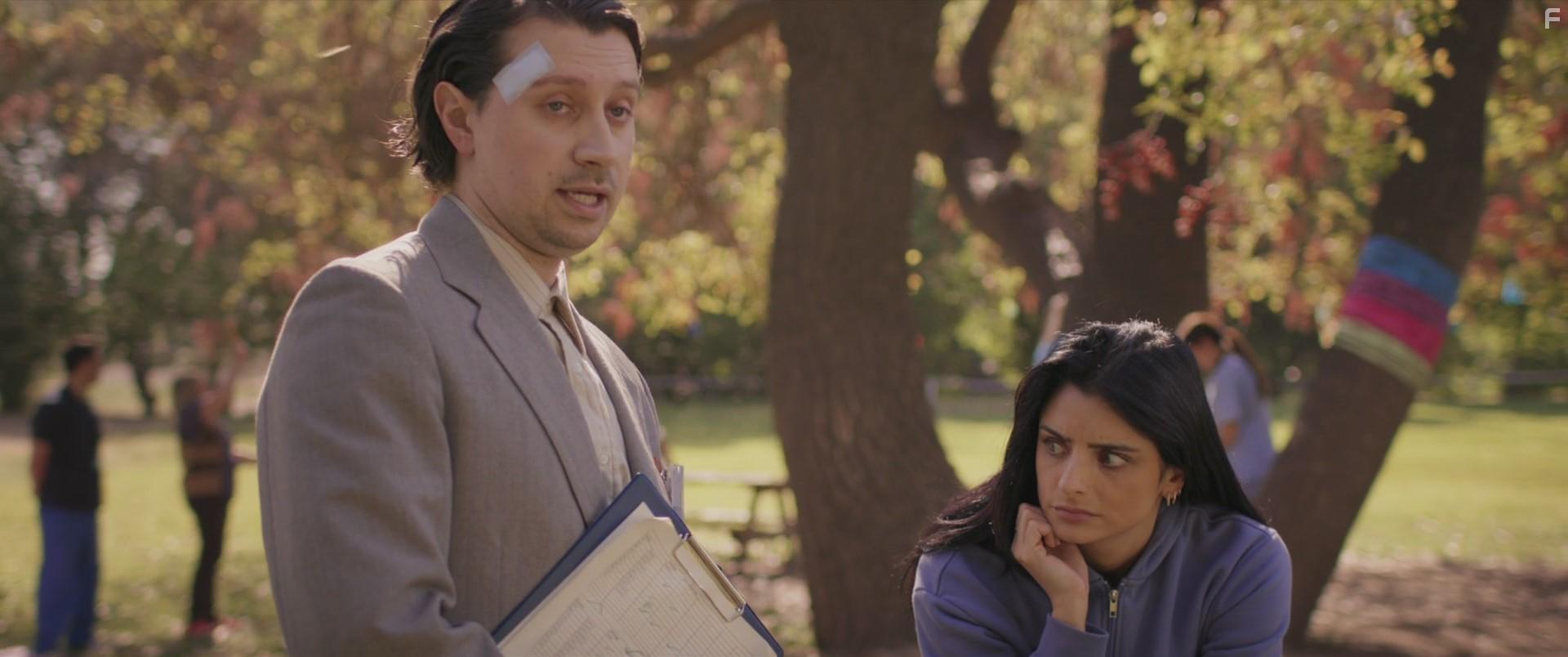 Aislinn Derbez and Ricardo Alfonso in Me vuelves loca (2023)
