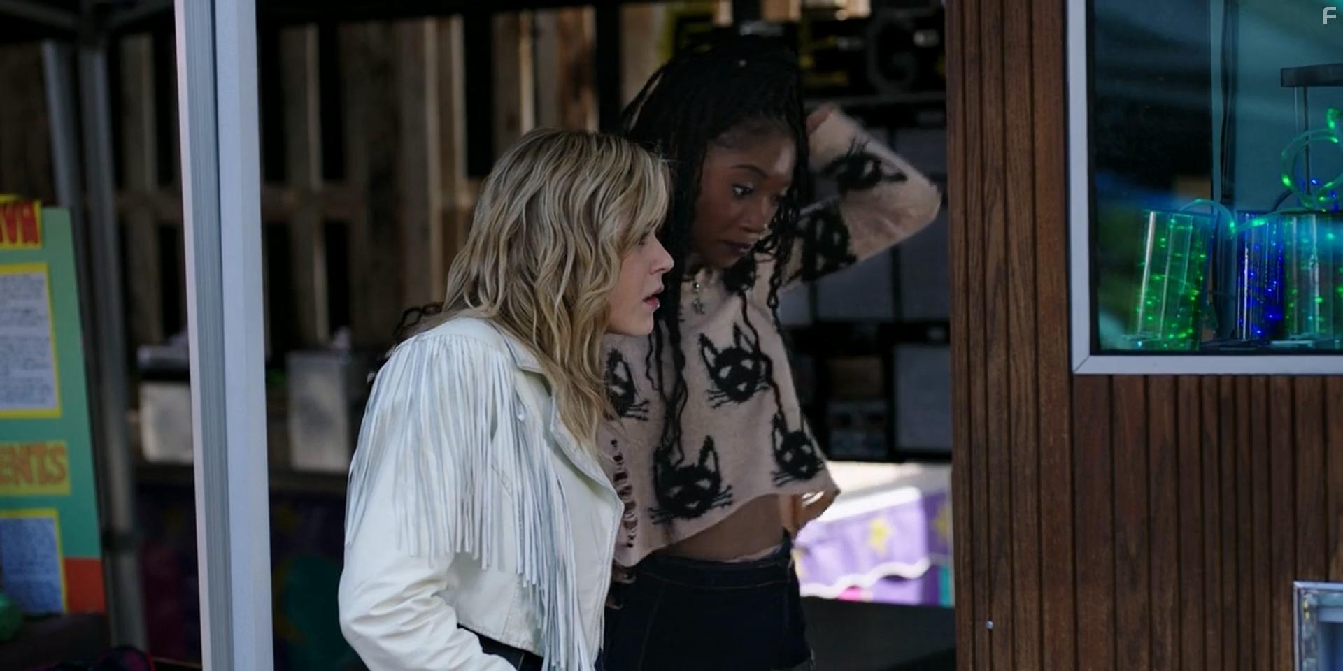 Kiernan Shipka and Kelcey Mawema in Totally Killer (2023)