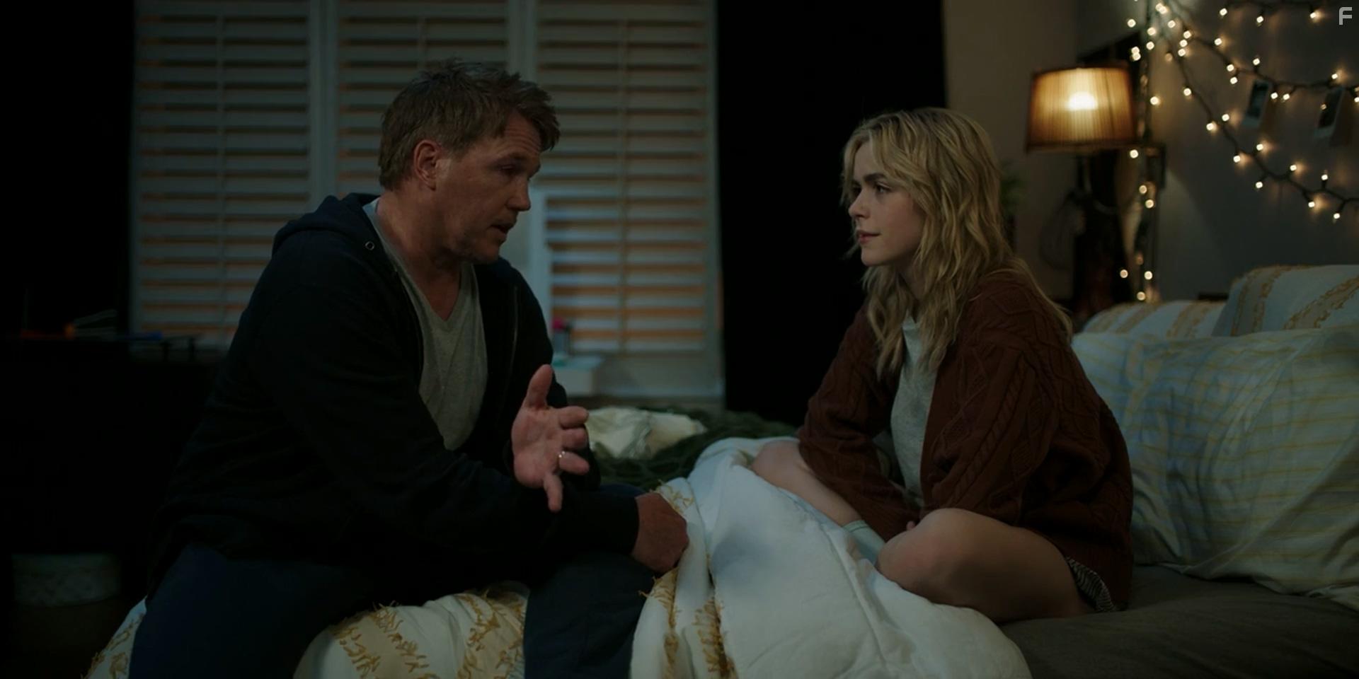 Lochlyn Munro and Kiernan Shipka in Totally Killer (2023)