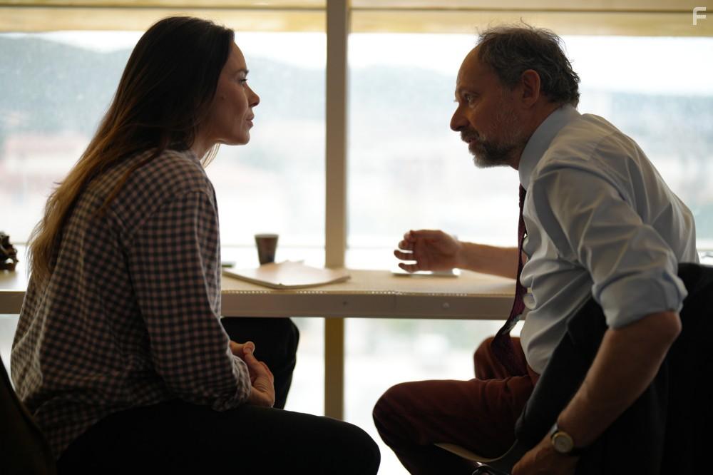 lodie Bouchez and Denis Podalyds in Je verrai toujours vos visages (2023)