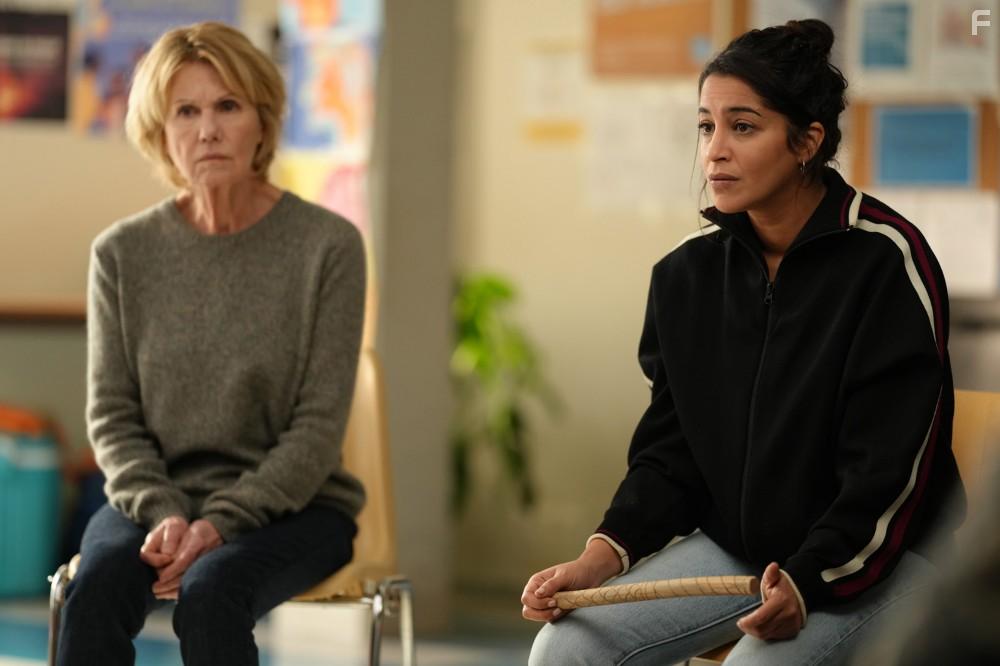 Miou-Miou and Lela Bekhti in Je verrai toujours vos visages (2023)