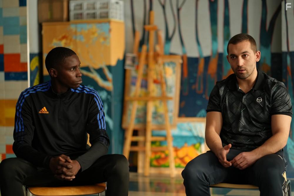 Dali Benssalah and Birane Ba in Je verrai toujours vos visages (2023)