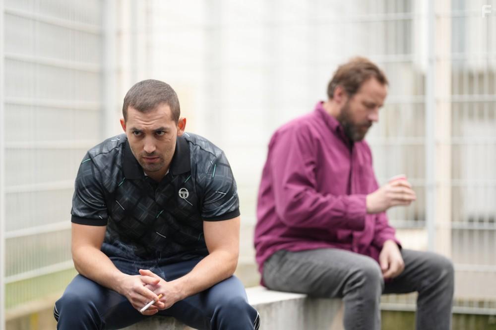 Fred Testot and Dali Benssalah in Je verrai toujours vos visages (2023)