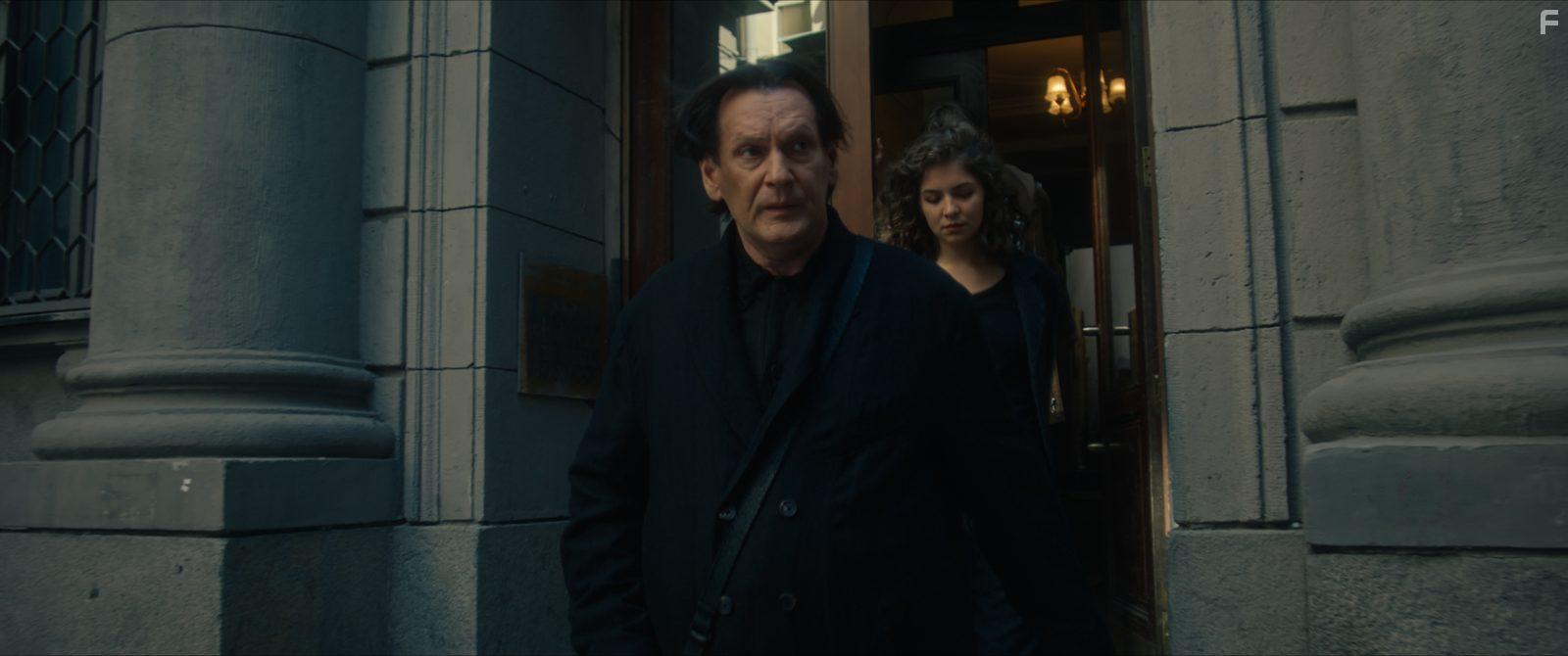 Родные люди