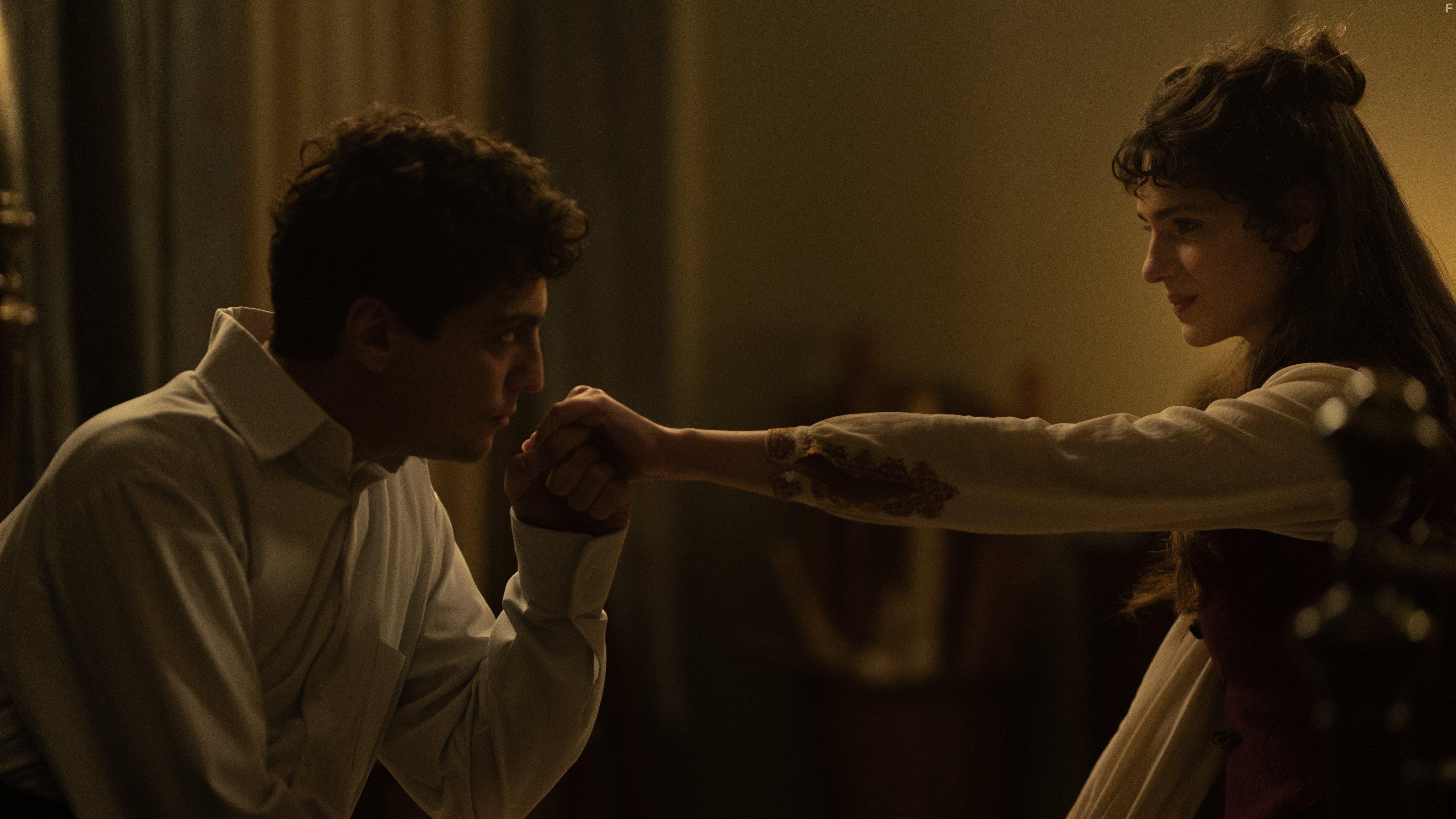 Sifanur Gl and Taner lmez in Yaratilan (2023)