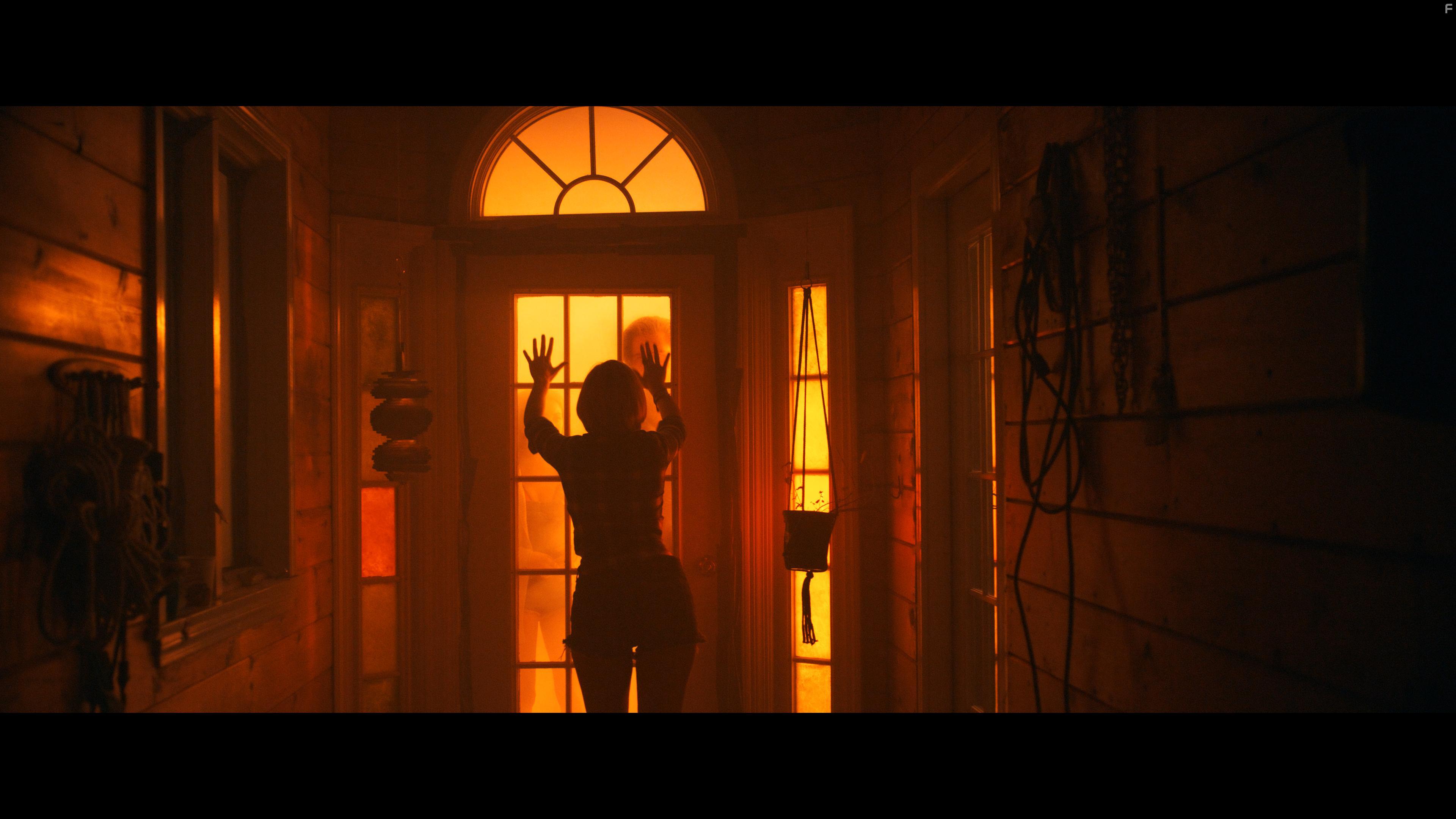 Luke Benward and Juliette Goglia in Fog City (2023)