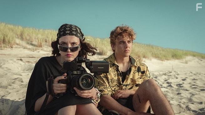 Bartlomiej Deklewa and Martyna Byczkowska in Absolutni debiutanci (2023)