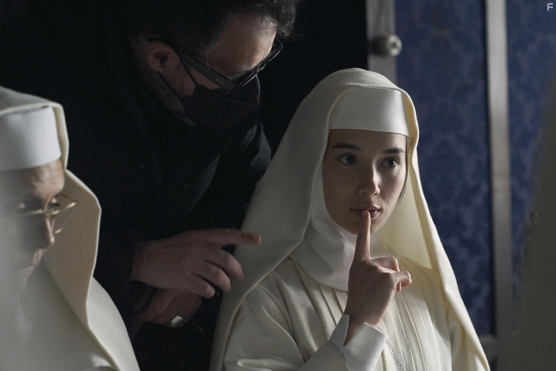 Paco Plaza and Aria Bedmar in Hermana muerte (2023)