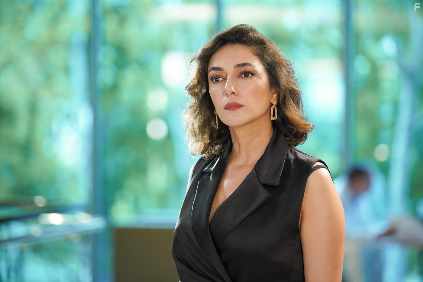 Sebnem Hassanisoughi in Yabani (2023)
