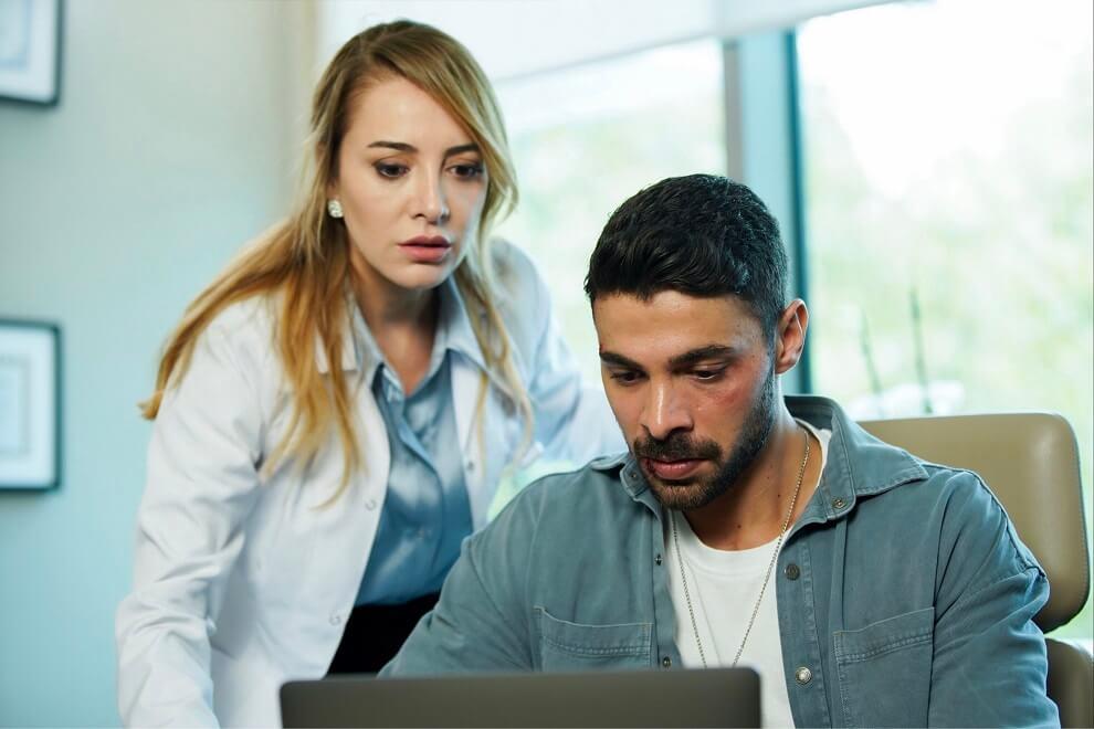 Halit zgr Sari and Dolunay Soysert in Yabani (2023)