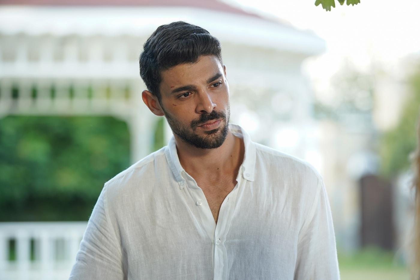 Halit zgr Sari in Yabani (2023)