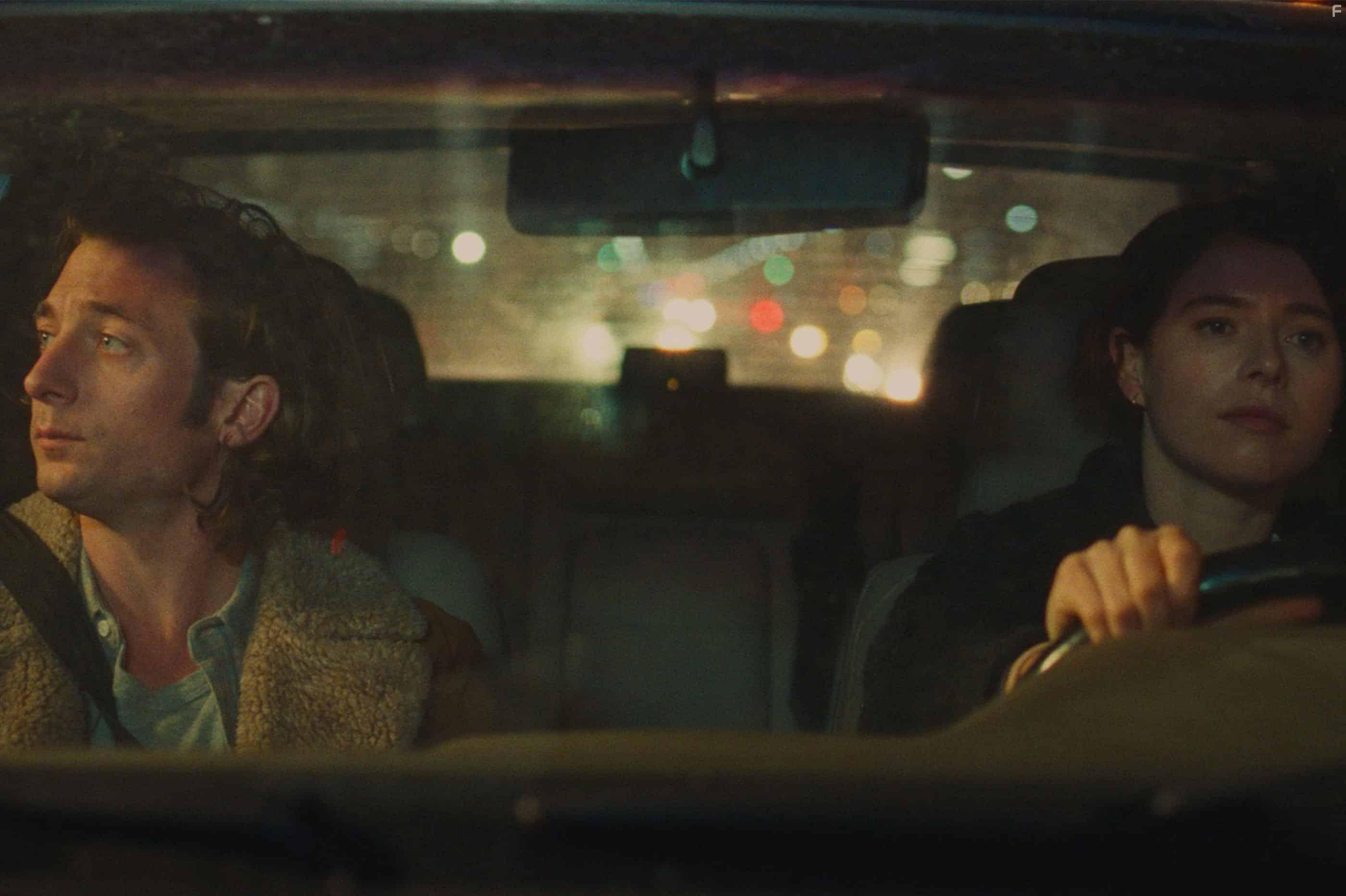 Jeremy Allen White and Jessie Buckley in Fingernails (2023)