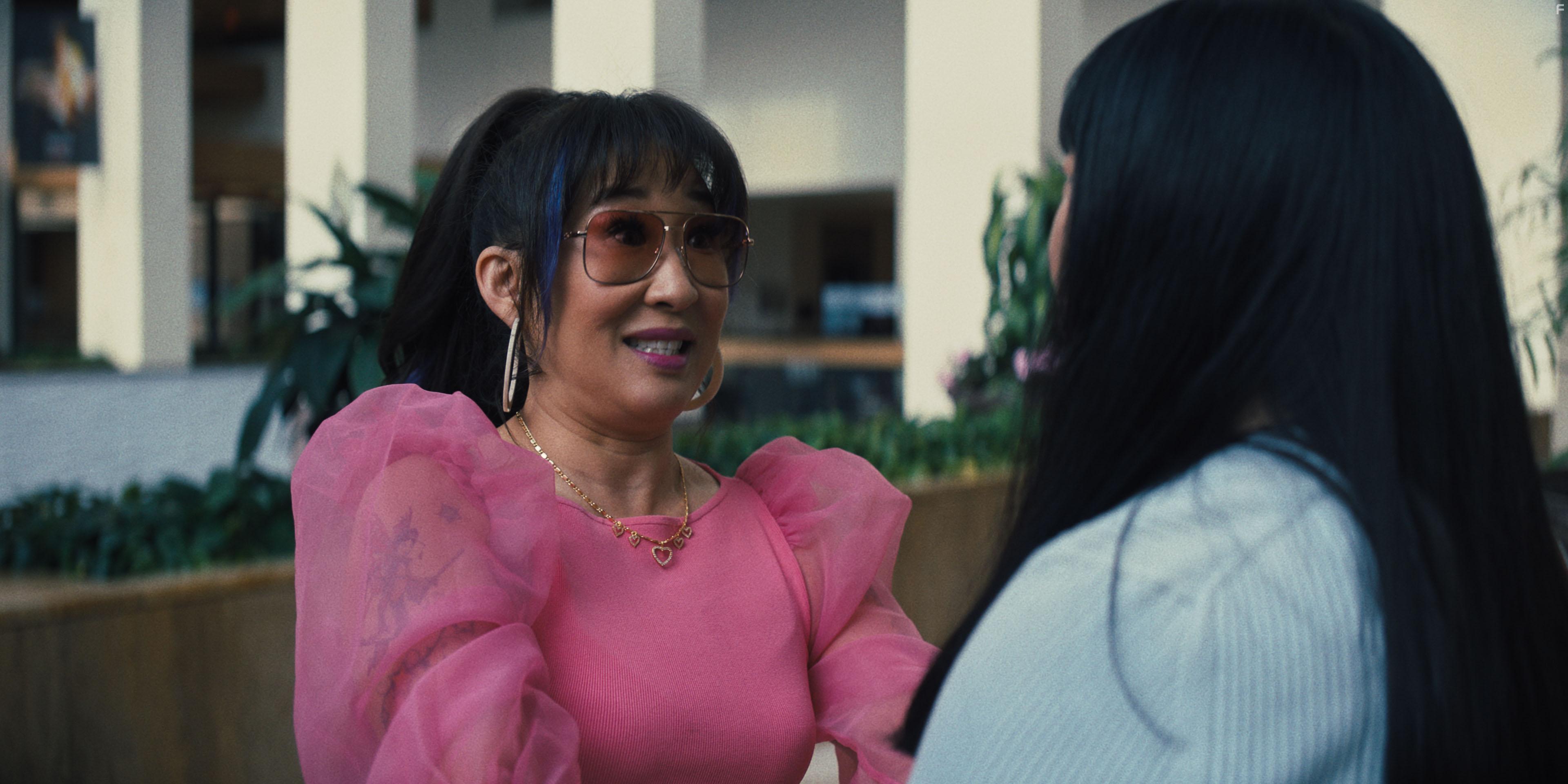 Sandra Oh and Awkwafina in Quiz (2020)
