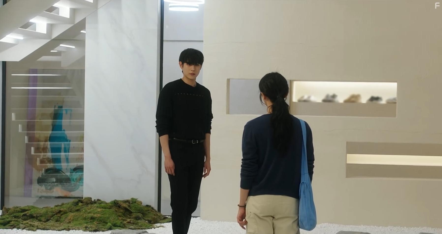 Kim Young-Dae and Pyo Ye-jin in Naje Ddeuneun Dal (2023)