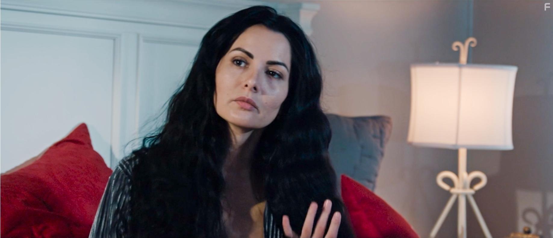 Victoria U Bell in Heir of the Witch (2023)