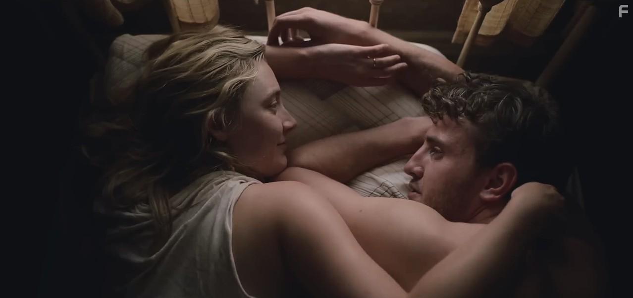 Saoirse Ronan and Paul Mescal in Foe (2023)