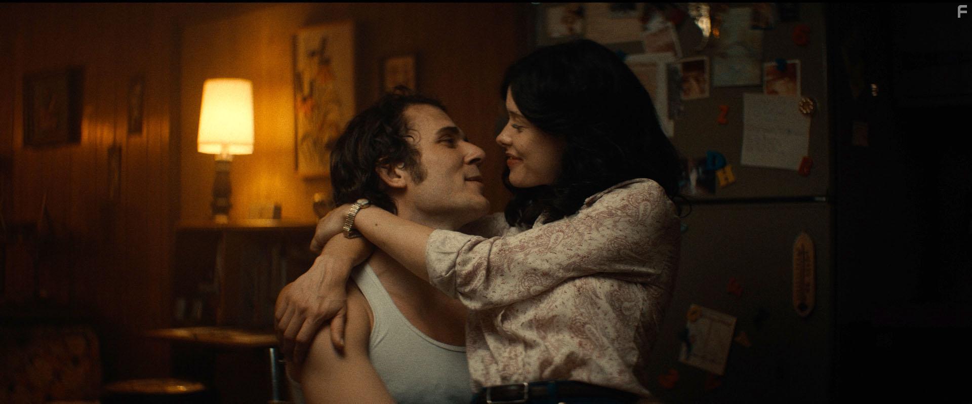 Amelia Eve and Aron von Andrian in The Blind (2023)