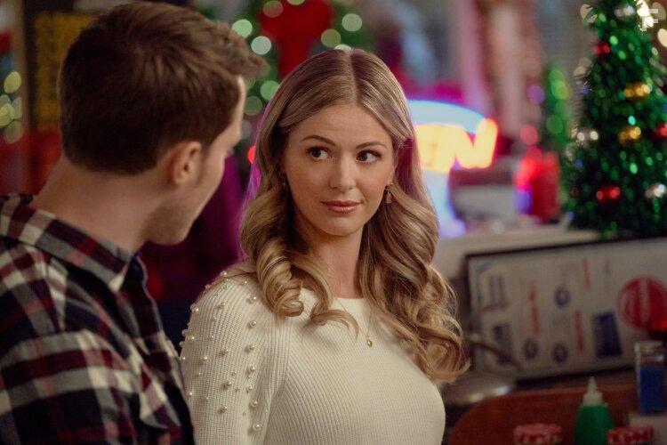 Jonathan Keltz and Rebecca Dalton in Christmas by Design (2023)