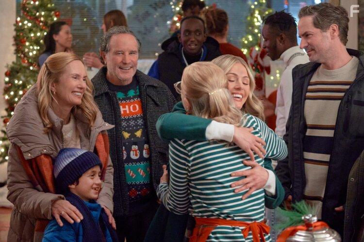 Susan Hamann, Tim Progosh, Viggo Hanvelt, Joanna Douglas, and Rebecca Dalton in Christmas by Design (2023)