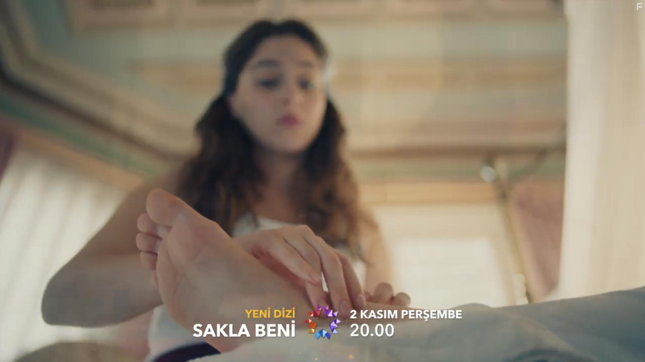 Asude Kalebek and Cemre Baysel in Sakla Beni (2023)