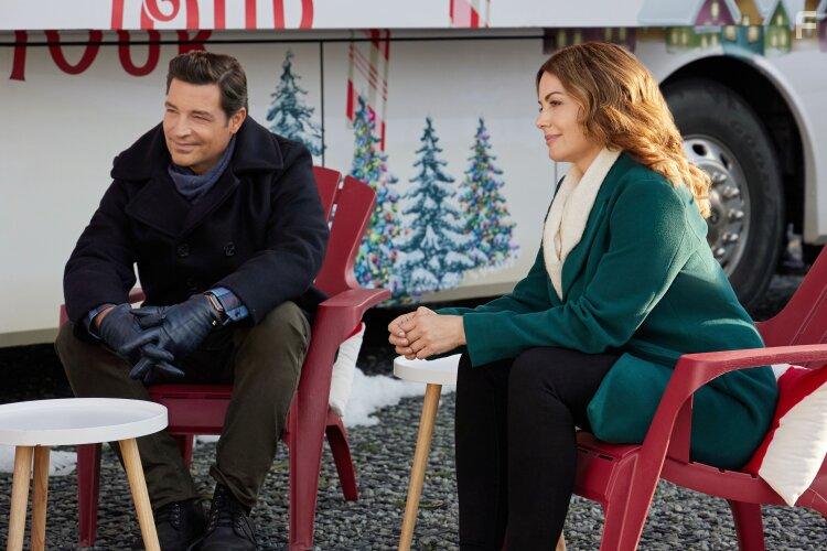 Brennan Elliott and Erica Durance in Ms. Christmas Comes to Town (2023)