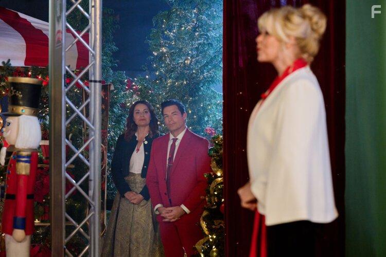 Barbara Niven, Brennan Elliott, and Erica Durance in Ms. Christmas Comes to Town (2023)