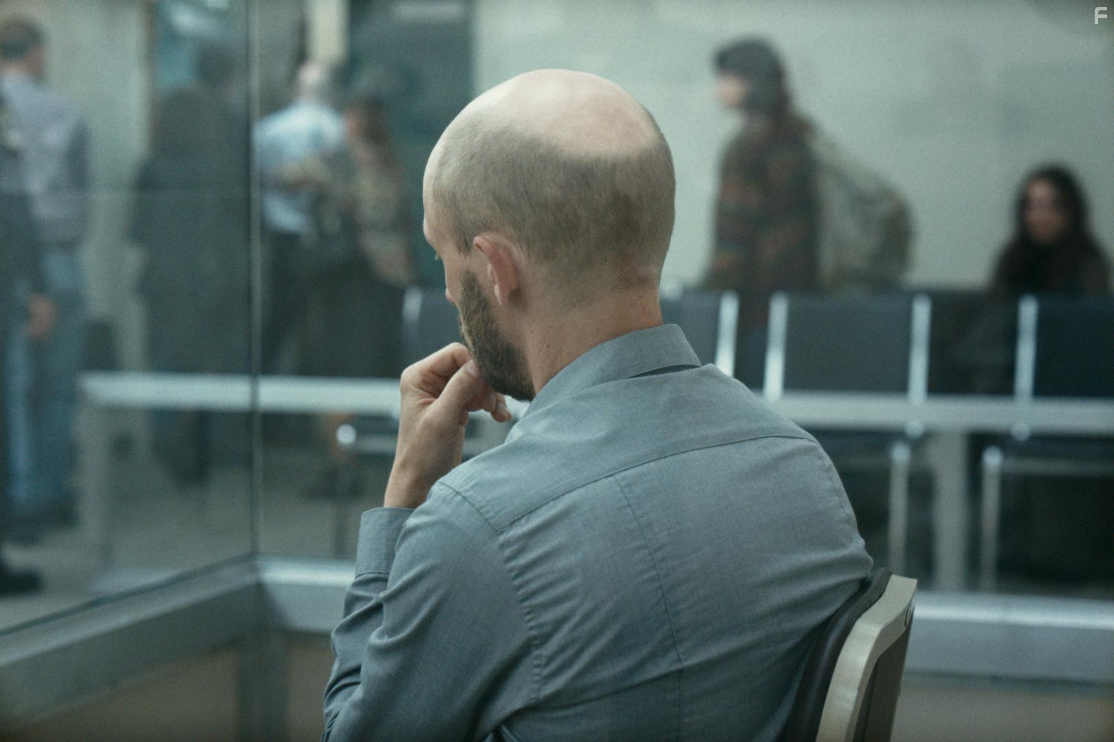 Maxwell McCabe-Lokos in Les chambres rouges (2023)