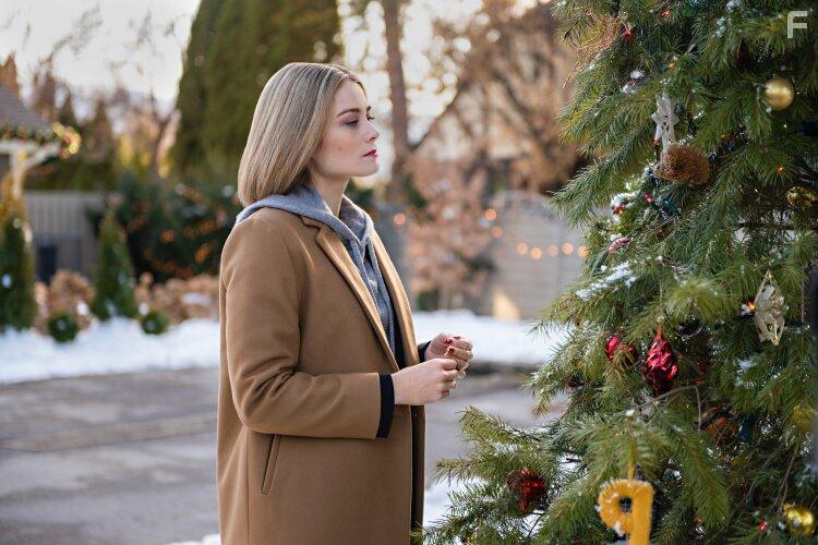 Kim Matula in Checkin' It Twice (2023)